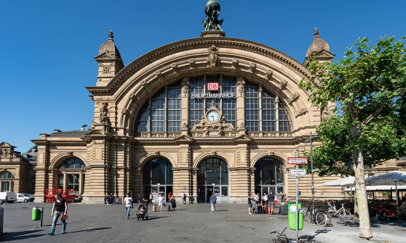 Ubernachten beim Bahnhof von Frankfurt