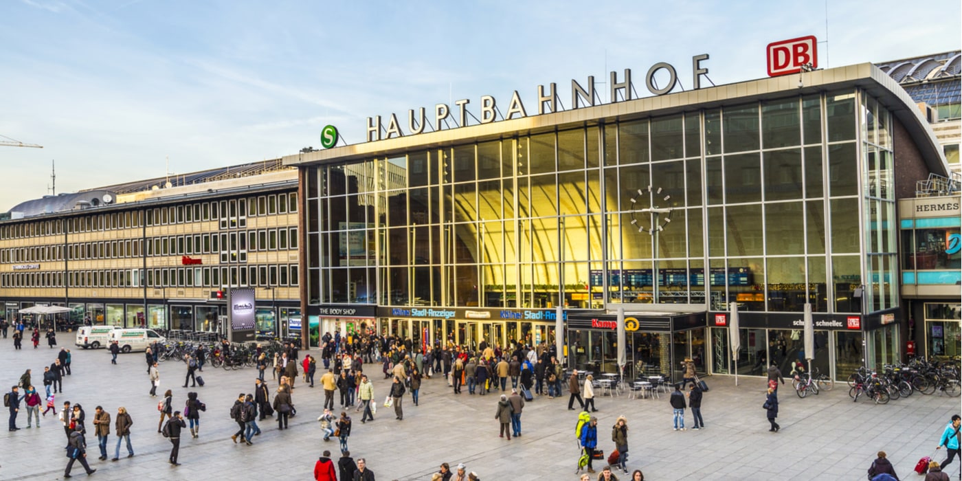 Ubernachten in der nahe von das Bahnhof in Köln